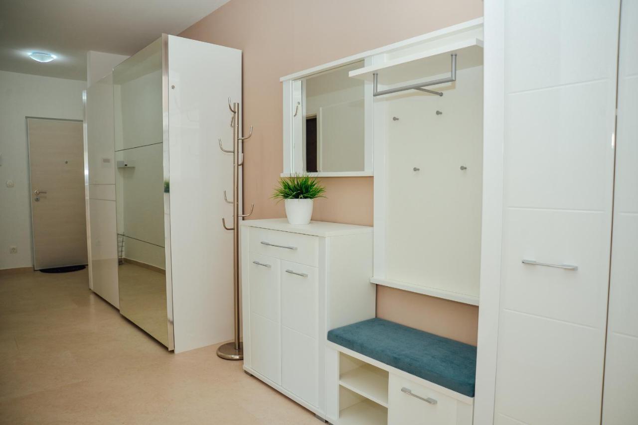 Ily Apartment With Sea View Cattaro Esterno foto
