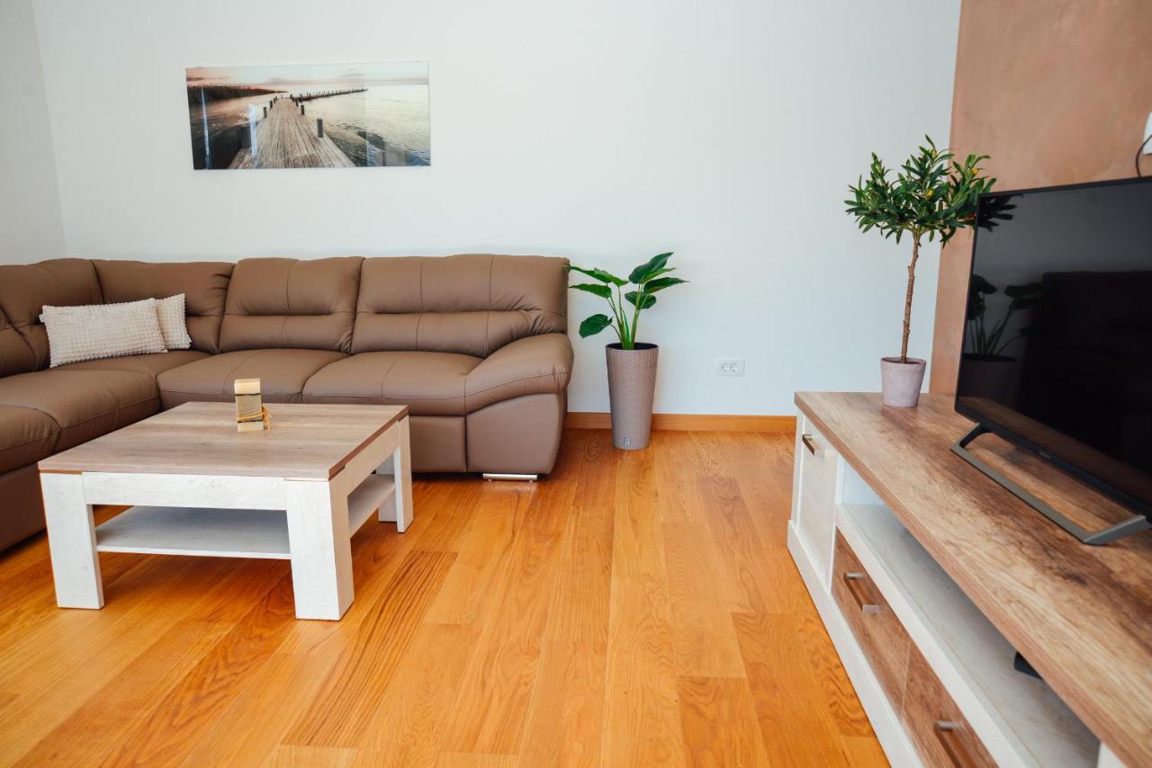 Ily Apartment With Sea View Cattaro Esterno foto